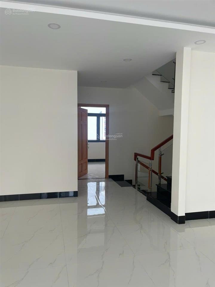 Nhà cho thuê khu đảo kim cương quận 2. dt 7x18m, hầm 4 tầng sàn trống, 3p, có máy lạnh. giá 50tr