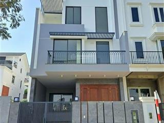 Nhà cho thuê khu đảo kim cương quận 2. dt 7x18m, hầm 4 tầng sàn trống, 3p, có máy lạnh. giá 50tr