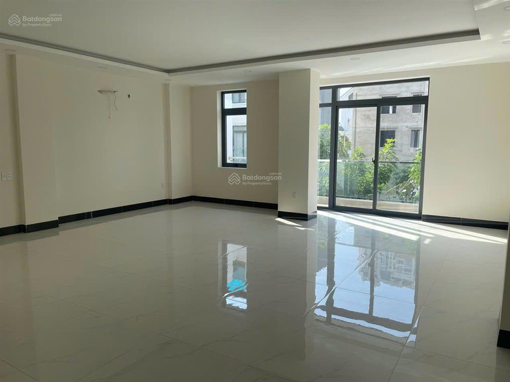 Nhà cho thuê khu đảo kim cương quận 2. dt 7x18m, hầm 4 tầng sàn trống, 3p, có máy lạnh. giá 50tr