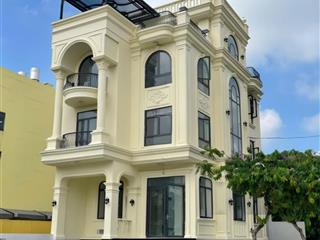 Nhà góc 2mt đường nguyễn văn kỉnh q2 cho thuê. dt 10x20m, hầm 4 tầng thang máy, máy lạnh. giá 90tr