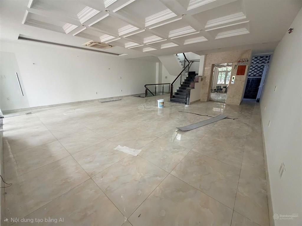 Nhà cho thuê dt 8x20m, hầm 4 tầng, 3p đường trương văn bang quận 2. thang máy, máy lạnh giá 70tr