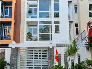 Nhà cho thuê dt 8x20m, hầm 4 tầng, 3p đường trương văn bang quận 2. thang máy, máy lạnh giá 70tr