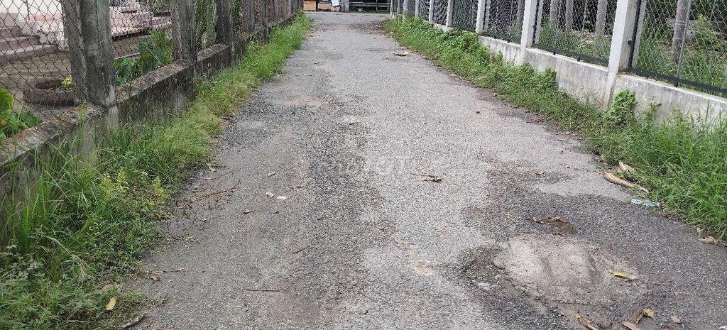 BÁN NHÀ HÓC MÔN - Ô TÔ ĐẬU CỬA - DT KHỦNG - GIÁ RẺ.