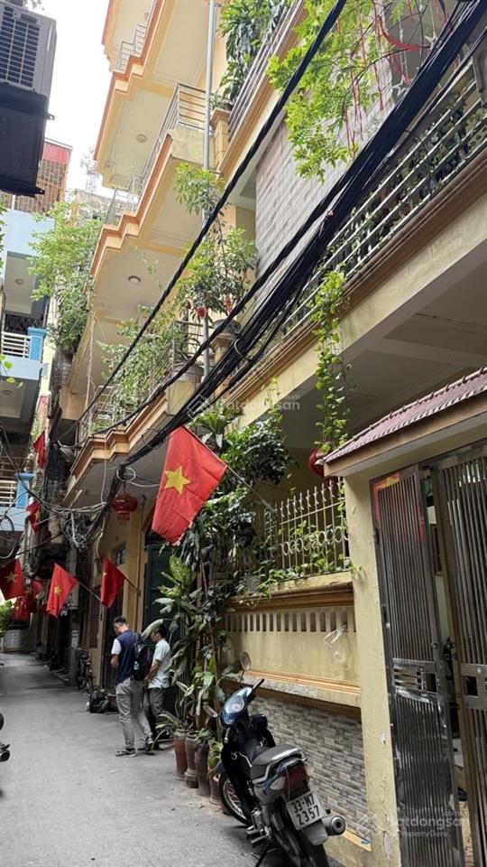Bán nhanh  nhà phân lô 4t cán bộ công an văn quán  nguyễn khuyến. giá cực rẻ . đầu tư là thắng
