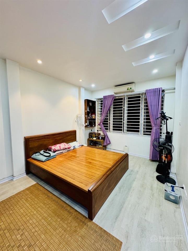 Yên xá  5t  ô tô ngủ trong nhà. giá 11 tỷ. cần bán nên giảm sâu