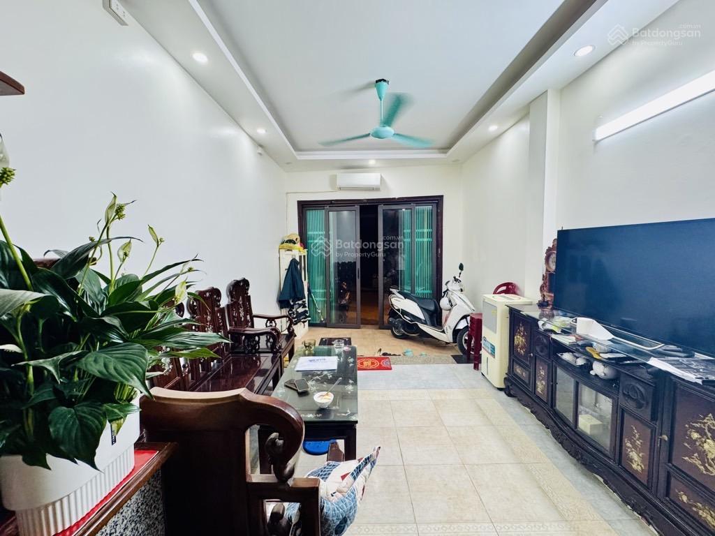 Yên xá  5t  ô tô ngủ trong nhà. giá 11 tỷ. cần bán nên giảm sâu