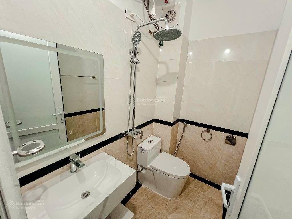 Văn quán  nhà đẹp ở ngay  20m ra ô tô tránh đỗ  tặng full nội thất
dt38/40  5 tầng