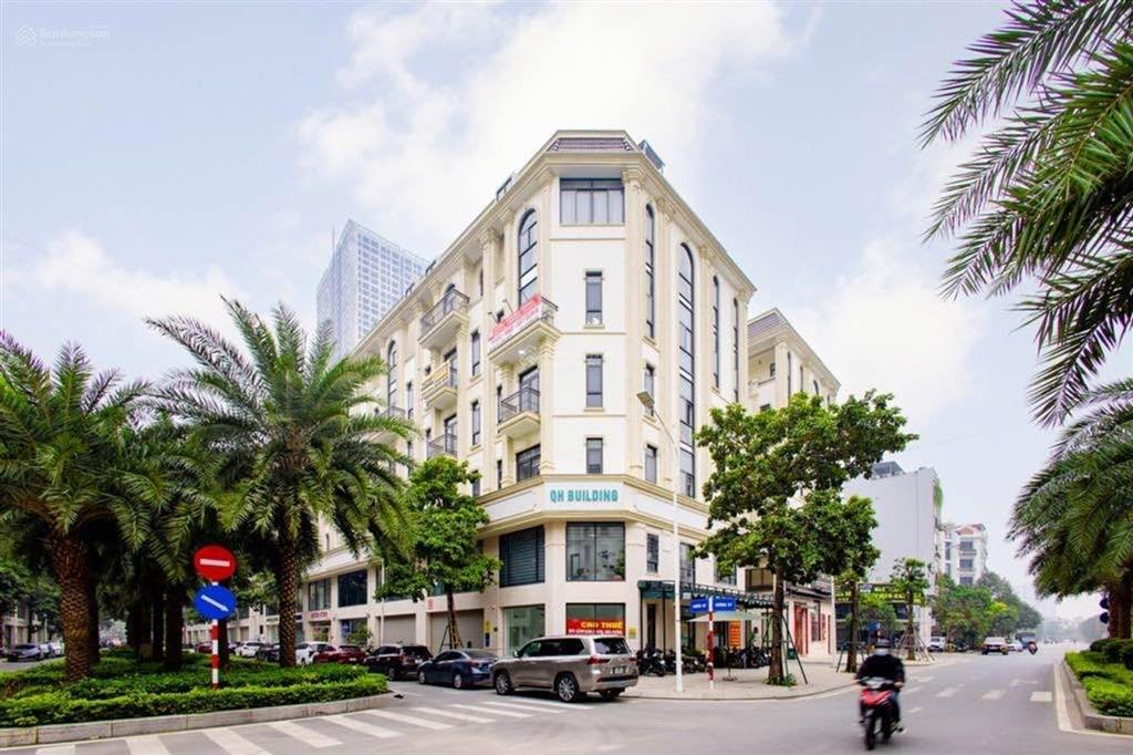 Liền kề thô, ô thang máy kđt him lam vạn phúc  rẻ nhất khu vực
2 mặt đường trước sau
