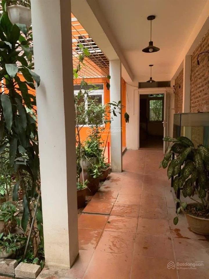 Cực hiếm  chỉ 18 tỷ sở hữu 95 m2 lõi trung tâm mỗ lao, sẵn nhà 3 tầng biệt thự sân vườn