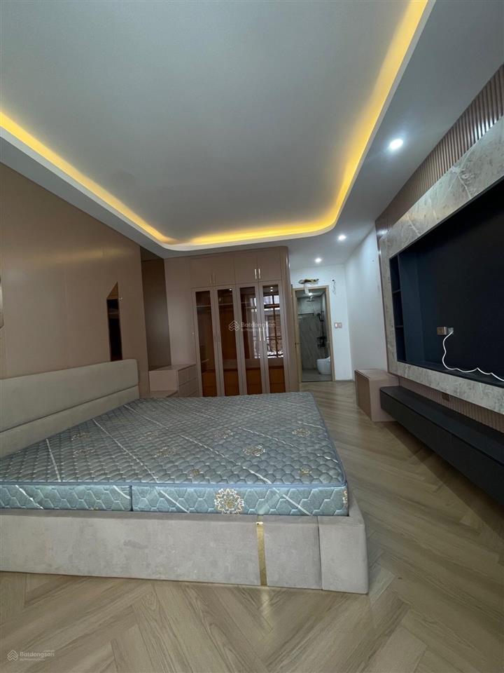 Cần bán nhà tđc ngô thì nhậm nhà đẹp 5 tầng. giá 12.9 tỷ