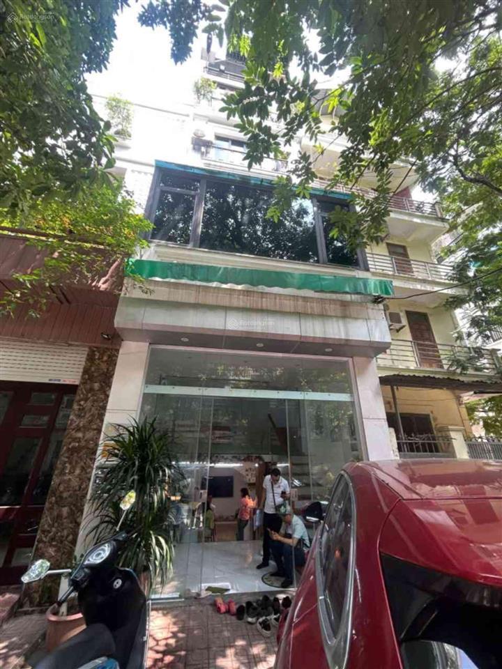 Hoàng hoa thám  hà đông. phố gần như không có nhà bán. phân lô  3 ô tô tránh  giá siêu tốt