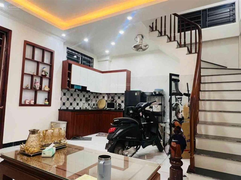 Bán nhanh nhà phố nguyễn văn lộc  4 tầng  ô tô thông  đang cho thuê 12tr / giá chỉ 12.5 tỷ