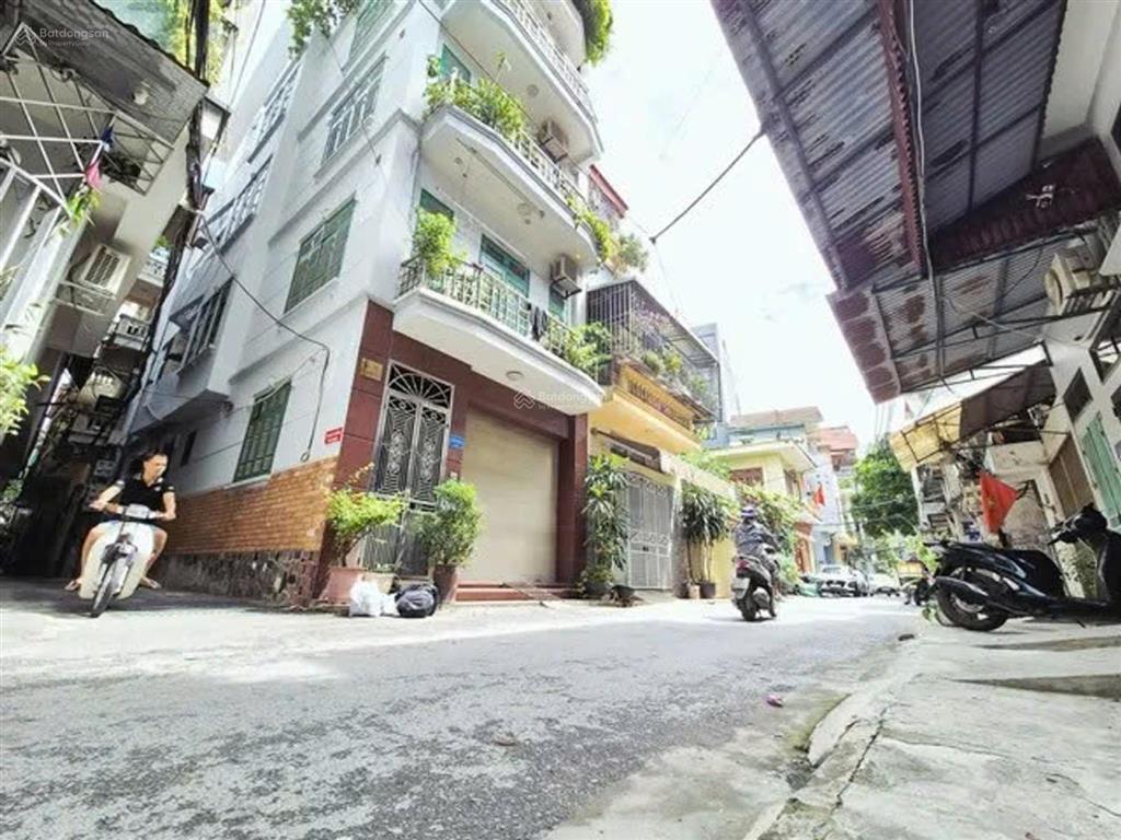 Trung tâm văn quán 40m 4 tầng phân lô gần phố chỉ 8.3 tỷ