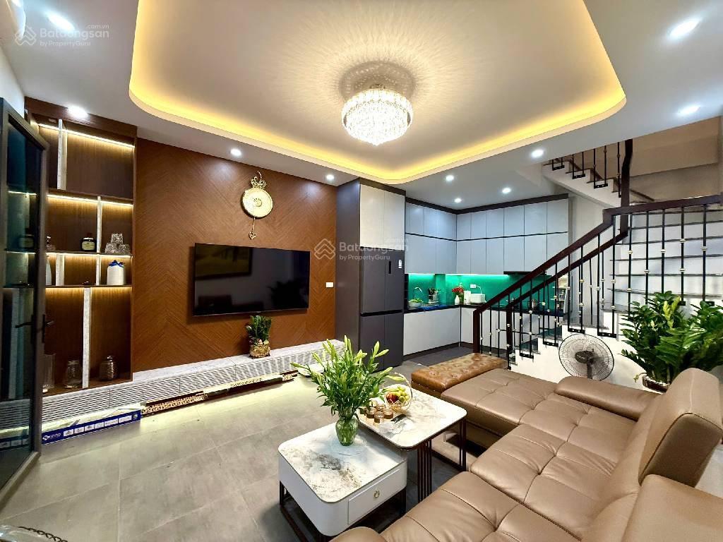Cần bán nhà học viện an ninh  5 tầng. giá 8,8 tỷ. khu vực hiếm nhà bán