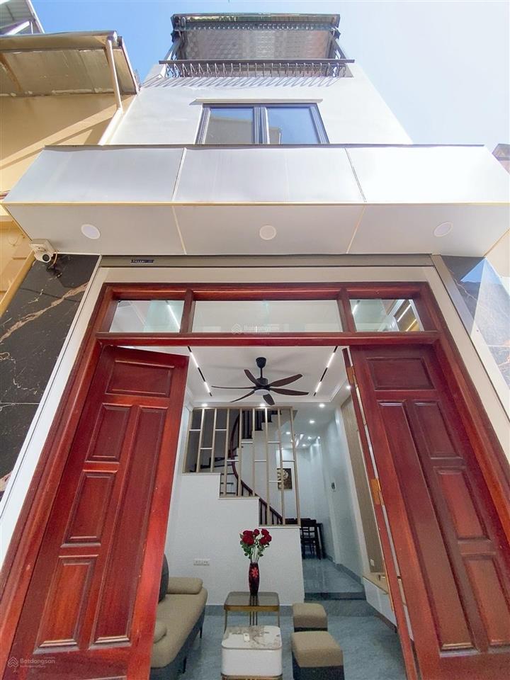 Nhỏ tiền nhà hiếm  3 ngủ tặng full nội thất  chỉ việc về ở  giá bán nhanh 4.6 tỷ