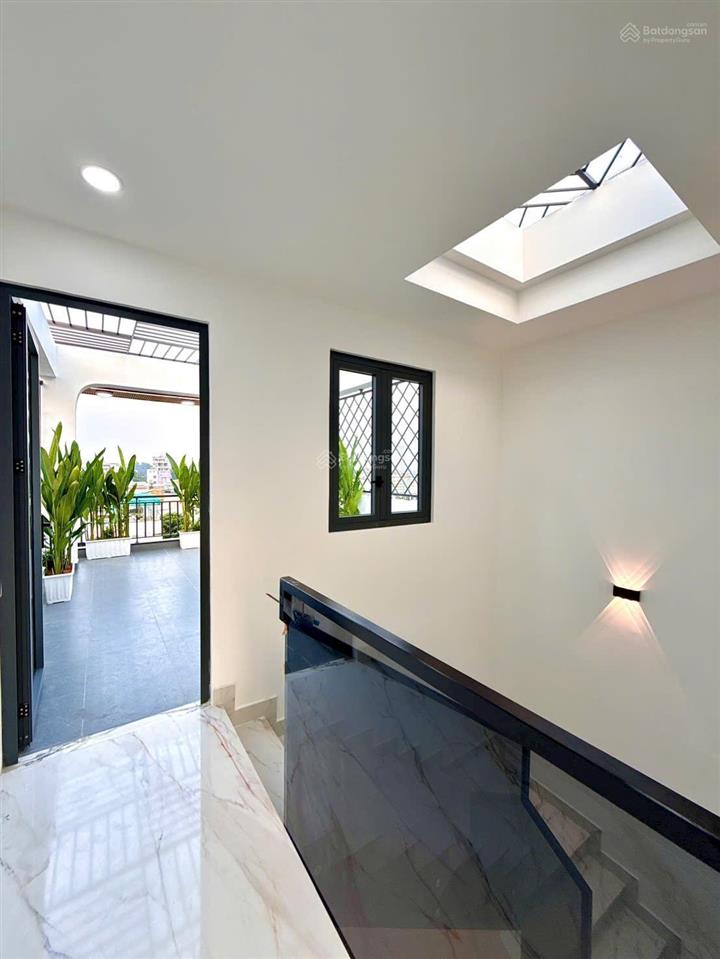 Bán nhà 1 lửng 3 lầu mới xây đẹp hẻm xe hơi ngay cao đẳng điện lực