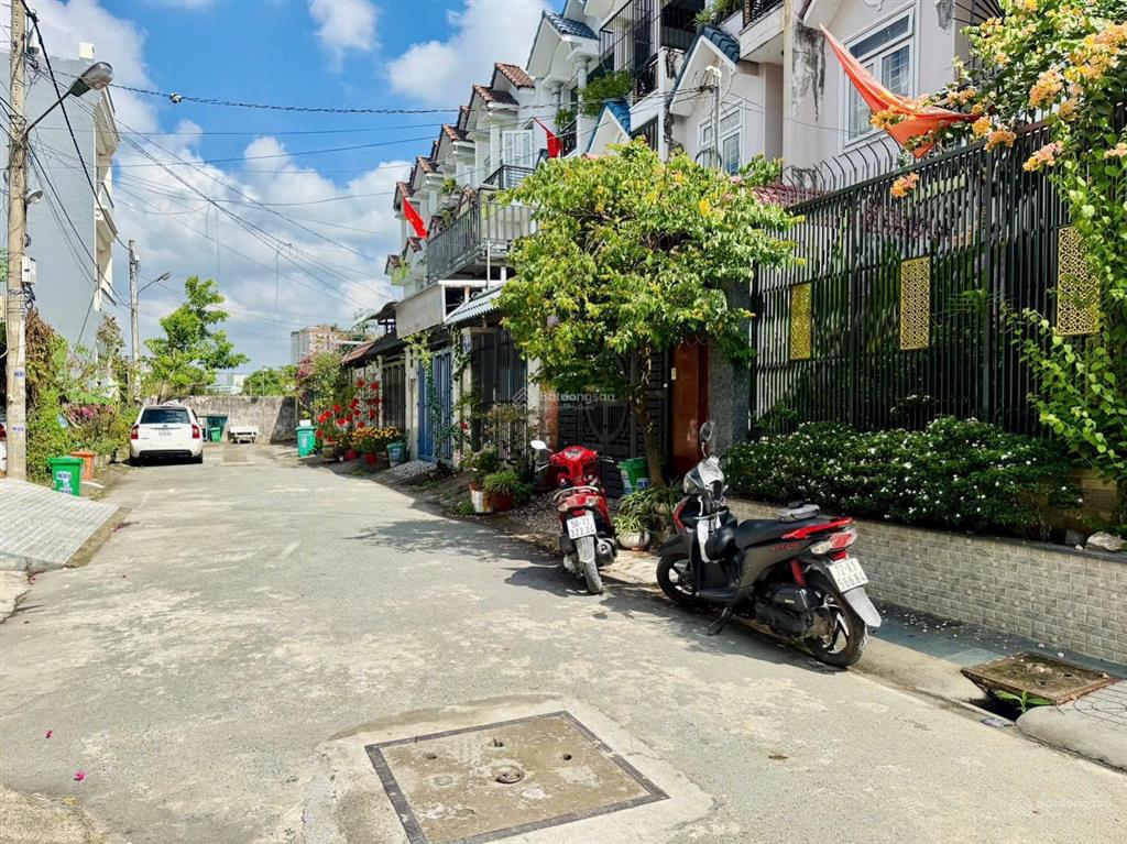 Bán biệt thự mini ngang 8m có ô tô đậu trong nhà chỉ 12 tỷ 5 ngay gần chợ vườn lài