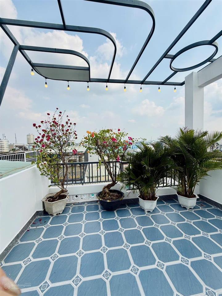 Bán nhà thạnh lộc 19, nhà mới xây đẹp 1 lửng 3 lầu, xe hơi đỗ cửa, gần sát bên chợ cầu đồng