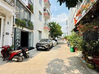 Bán nhà thạnh lộc 19, nhà mới xây đẹp 1 lửng 3 lầu, xe hơi đỗ cửa, gần sát bên chợ cầu đồng