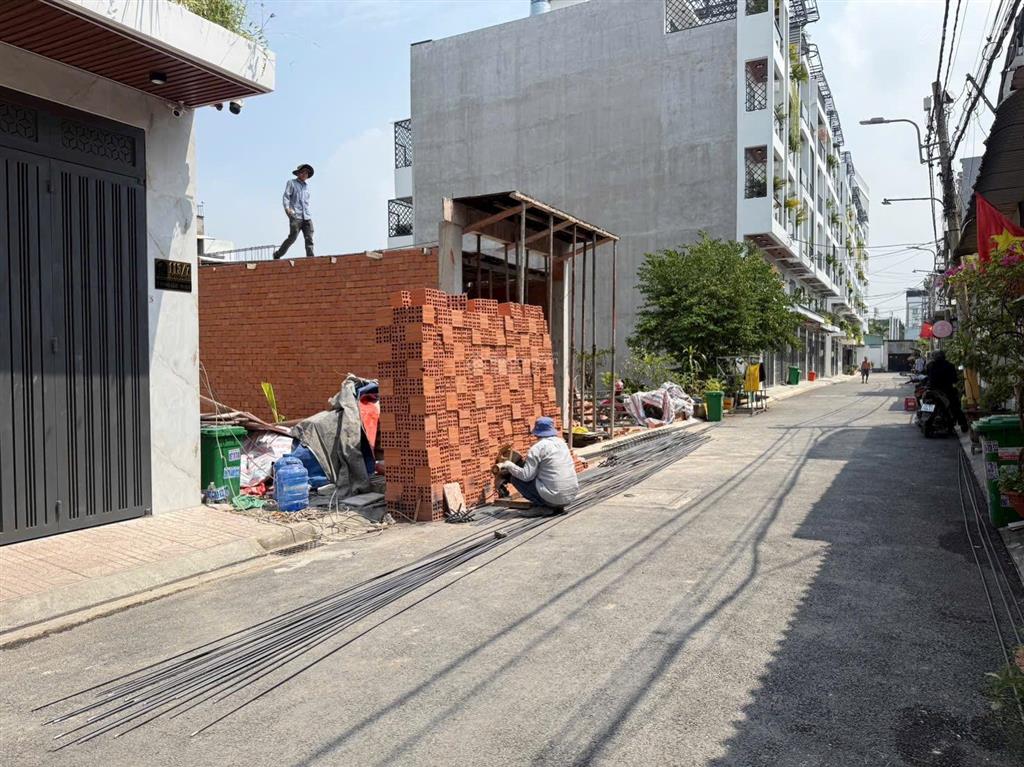 Bán đất hệ số xây dựng cao 4. diện tích (4x20.1) nằm ngay trung tâm cao đẳng điện lực