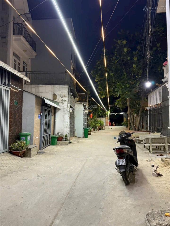 Nhà mới 1 trệt 2 lầu đường ô tô 7m sát mặt tiền (4,5x17) công nhận 56m2 thổ cư giá chỉ 5ty2