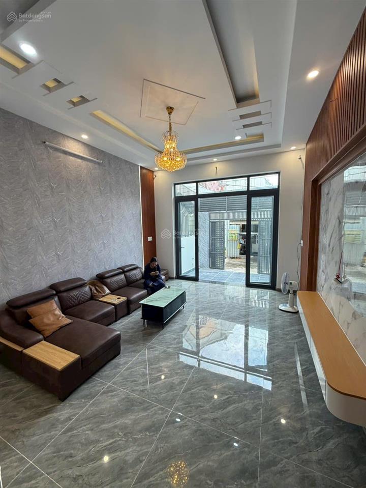 Nhà mới 1 trệt 2 lầu đường ô tô 7m sát mặt tiền (4,5x17) công nhận 56m2 thổ cư giá chỉ 5ty2