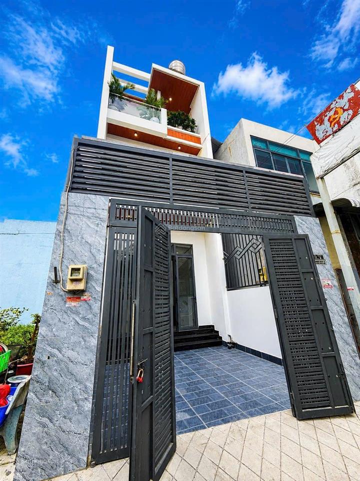 Nhà mới 1 trệt 2 lầu đường ô tô 7m sát mặt tiền (4,5x17) công nhận 56m2 thổ cư giá chỉ 5ty2