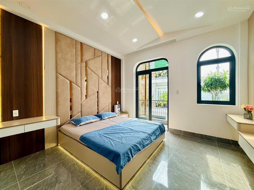 Bán nhà 1 trệt, 1 lửng 2 lầu, 1 tum, 4pn có garage, phòng thờ ngay gần cv nước phương đông chỉ 6 tỷ