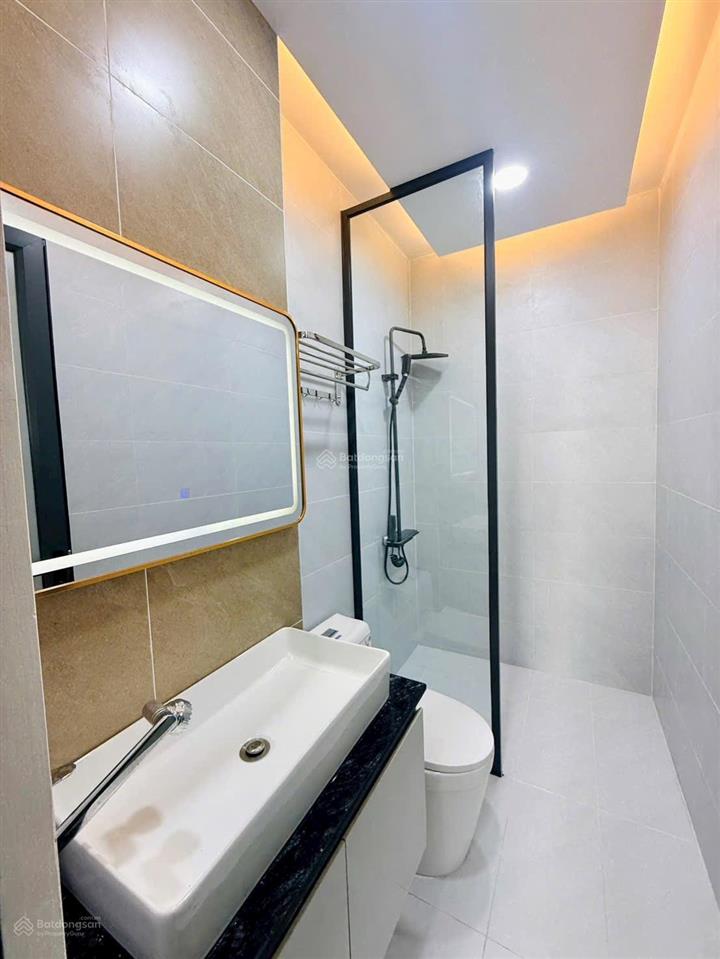 Bán nhà 1 trệt, 1 lửng 2 lầu, 1 tum, 4pn có garage, phòng thờ ngay gần cv nước phương đông chỉ 6 tỷ