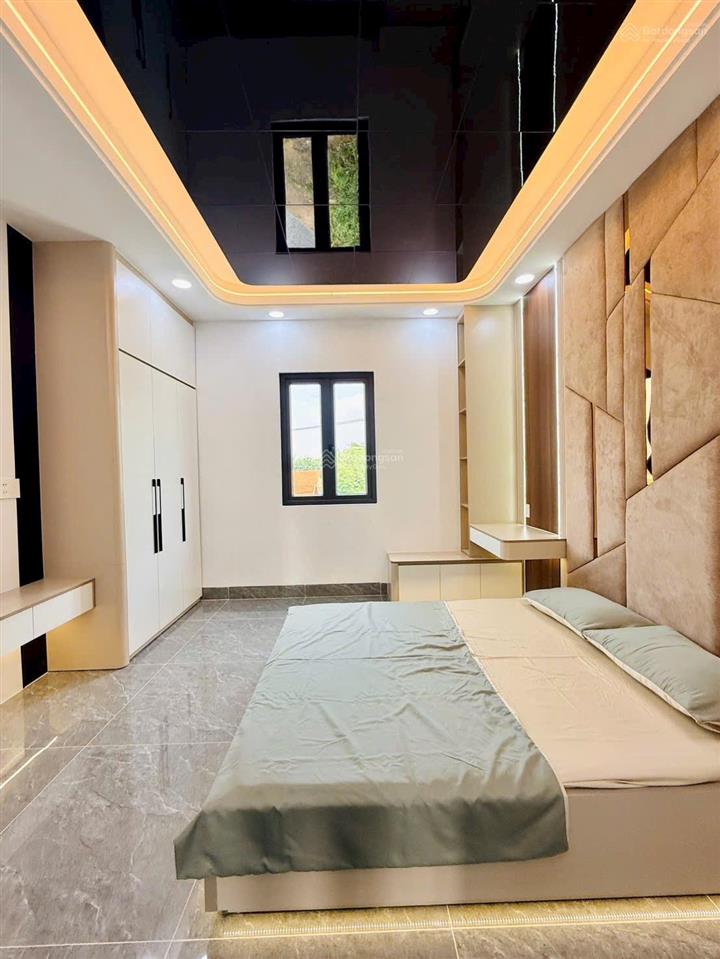Bán nhà 1 trệt, 1 lửng 2 lầu, 1 tum, 4pn có garage, phòng thờ ngay gần cv nước phương đông chỉ 6 tỷ