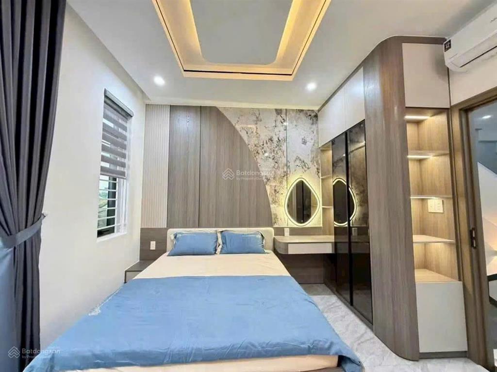 Cần bán gấp nhà mặt tiền đường hạ giá từ 7 tỷ 2 xuống còn 6 tỷ 350, 1 trệt 1 lửng 3 lầu, 4 pn, 6 wc