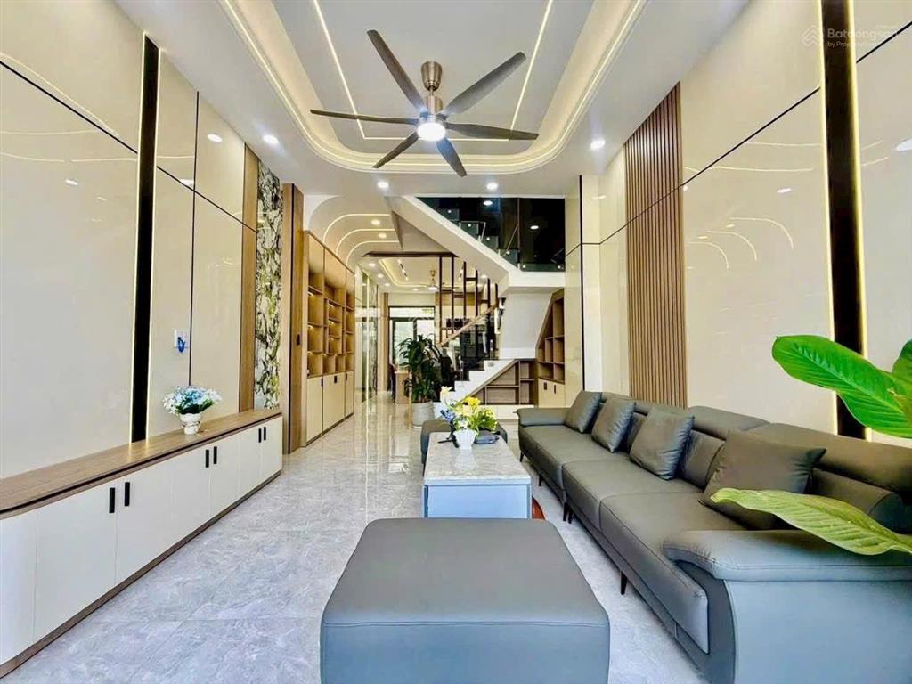 Bán nhà 1 trệt 2 lầu (4mx18m) 3 pn, gần chợ đường xe hơi 7m chỉ 5,2 tỷ
