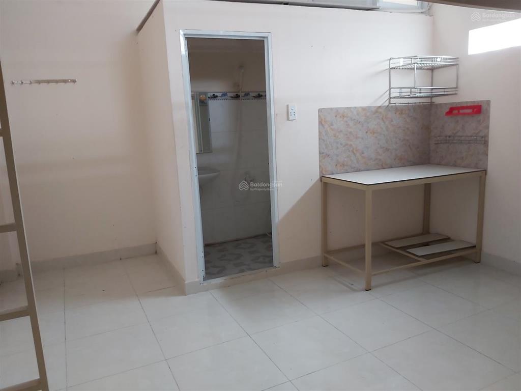 Chính chủ cho thuê phòng trọ lạc long quân  quận tân bình, có gác, máy lạnh, an ninh, vào ở ngay