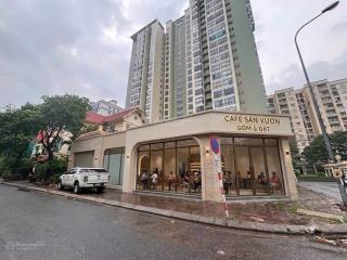 Cho thuê thẳng tại con phố trần kim xuyến 300m2 đất lô góc cực vip siêu hiếm sát chung cư