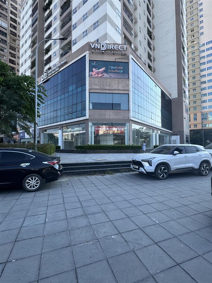 Cho thuê 900m2 lô góc 2mt cực đẹp tại trung kính phù hợp nhiều mô hình