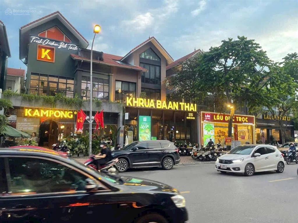Cho thuê biệt thự sân vườn tại linh đàm  đất 250m2 xây dựng 150m2 x 4 tầng mặt tiền 10m