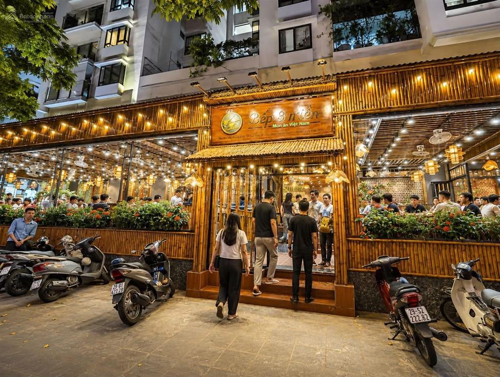 Cho thuê mặt phố nguyễn văn tuyết 200m2 x 2 tầng mặt tiền 10m phố ẩm thực gần nhiều nhãn hàng lớn