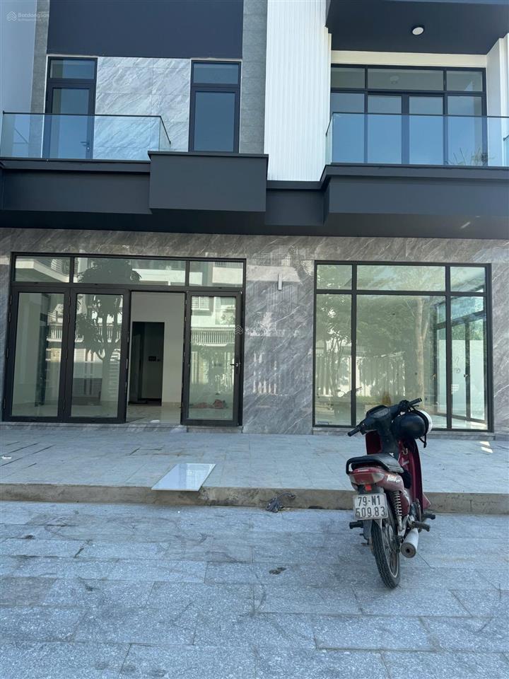 Cho thuê mặt bằng vip đường vương thừa vũ