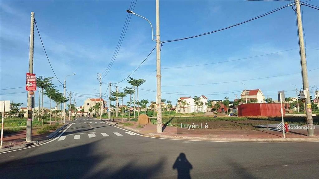 Em cần bán lô đất tại khu tái định cư hải xuân ninh bình  1tỷ550tr  sẵn sổ công chứng