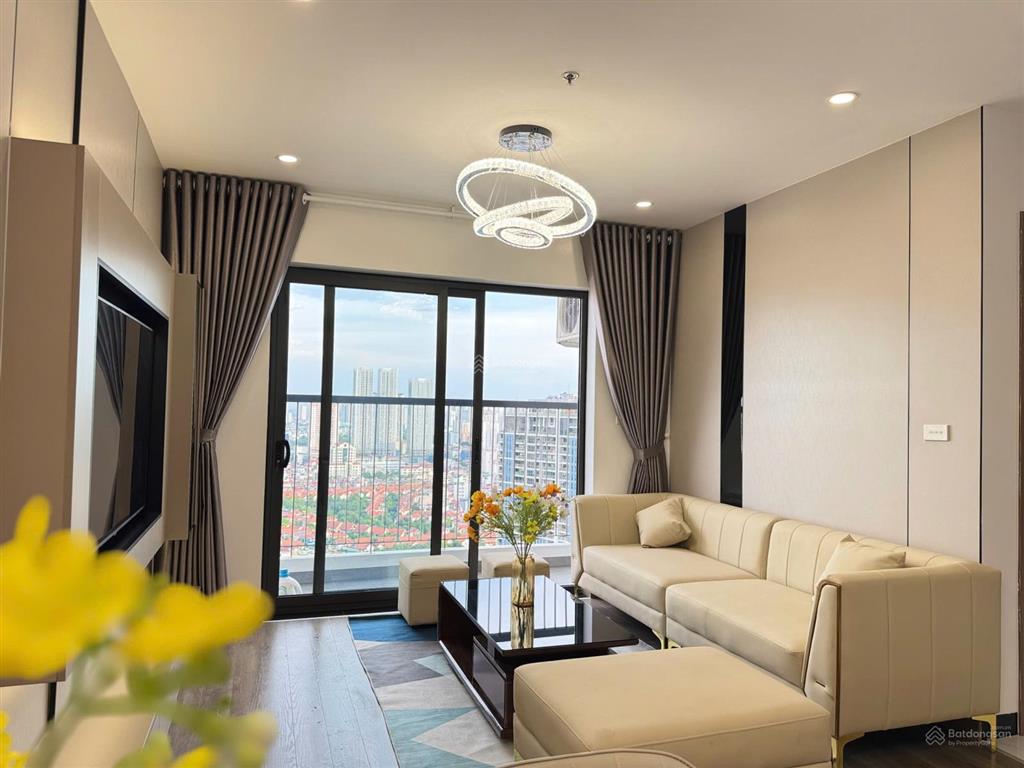 Gia đình tôi bán căn hoa hậu 3 ngủ 151m2 tại 17t, full đồ mới xịn, sổ đỏ, hướng nát.giá 11 tỷ có tl