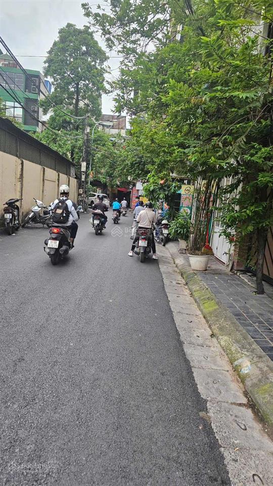 Mảnh đất thuộc khu vực đất học tạ quang bửu bách khoa  cách ô tô 20m  tru