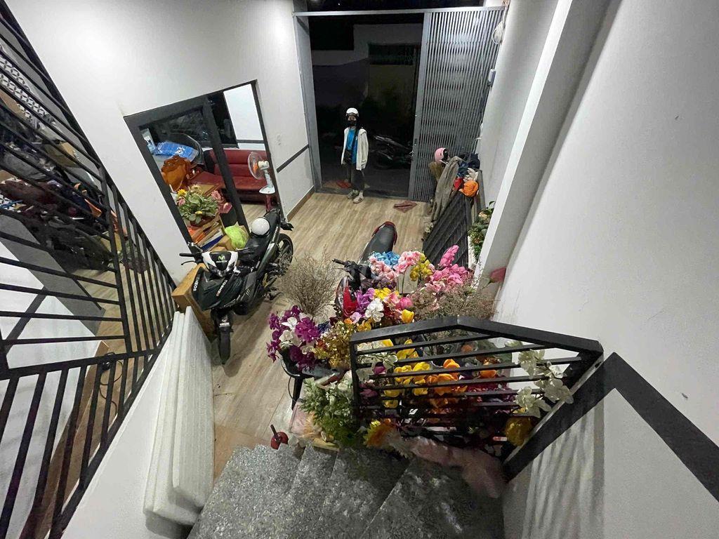 Căn hộ dịch vụ /phòng Tx32 giao 25, ngay chợ Thạnh xuân , từ 2,1-2,5tr