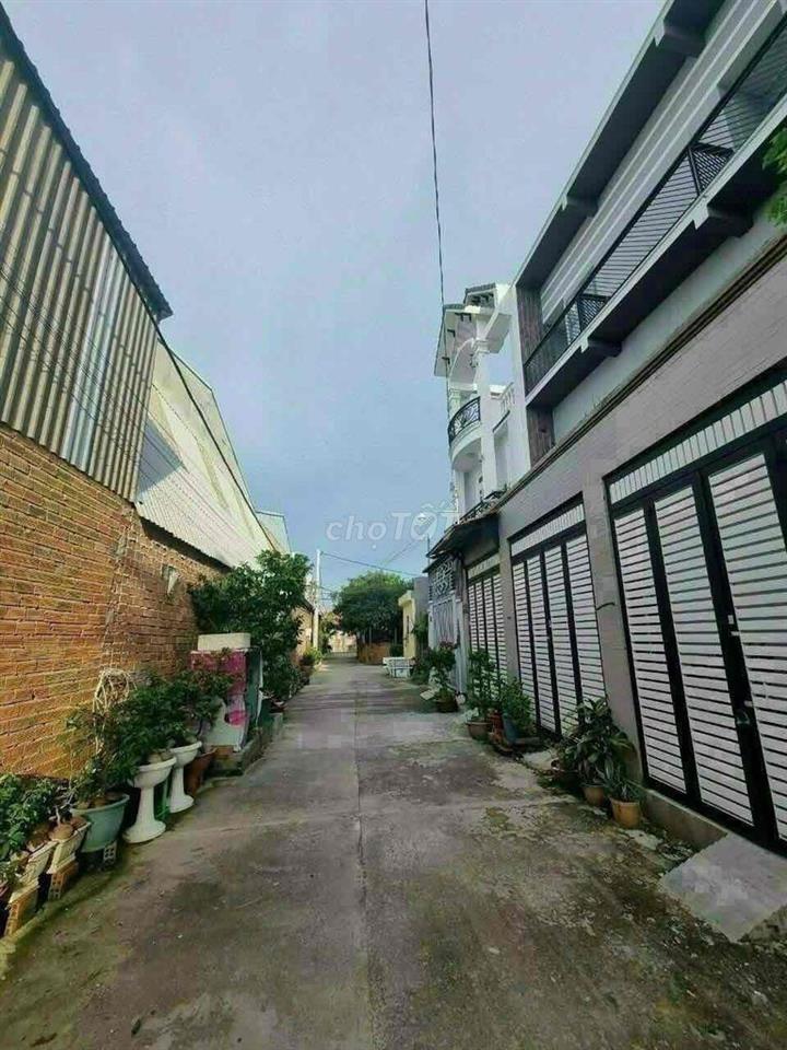 Nhà 2 lầu, 4 pn, 3wc, gần sông sài gòn mát quanh năm-7,9tr