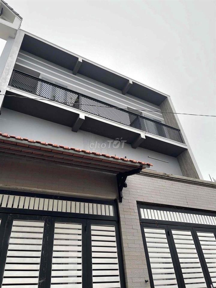 Nhà 2 lầu, 4 pn, 3wc, gần sông sài gòn mát quanh năm-7,9tr