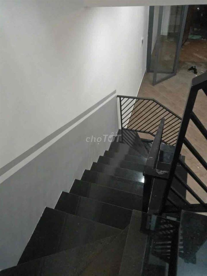 Nhà Tl26 -1 sẹc - khu Vip đường 9m -3 lầu ,5 pn chỉ 4,290 tỷ