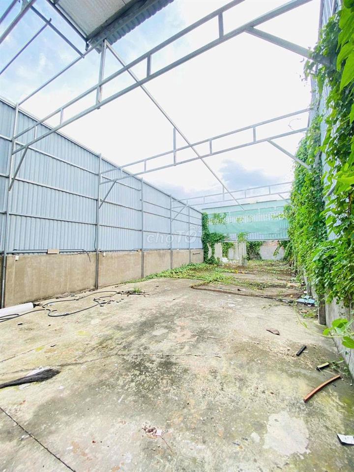 ĐẤT THẠNH LỘC 40, NGAY CỔNG TRƯỜNG HỌC TRẦN CAO VÂN-đường thông 7m