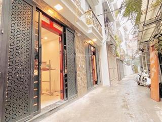 Chính chủ nhờ bán nhà nguyễn văn cừ. 5 tầng dt 44m2, rộng 4.2m. trung tâm, gần bãi đỗ xe. 11.5 tỷ