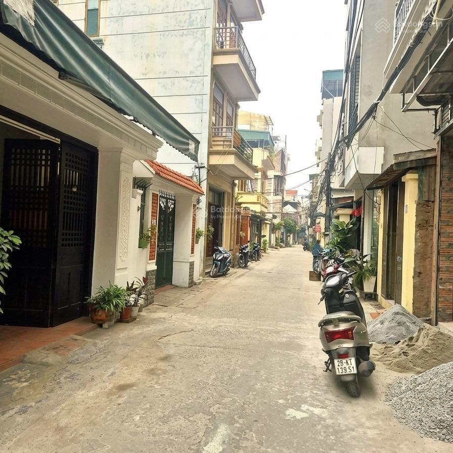 Bán đất ngô gia tự việt hưng, long biên 100m2 x 5.2m, ô tô tránh, giá 16.3 tỷ