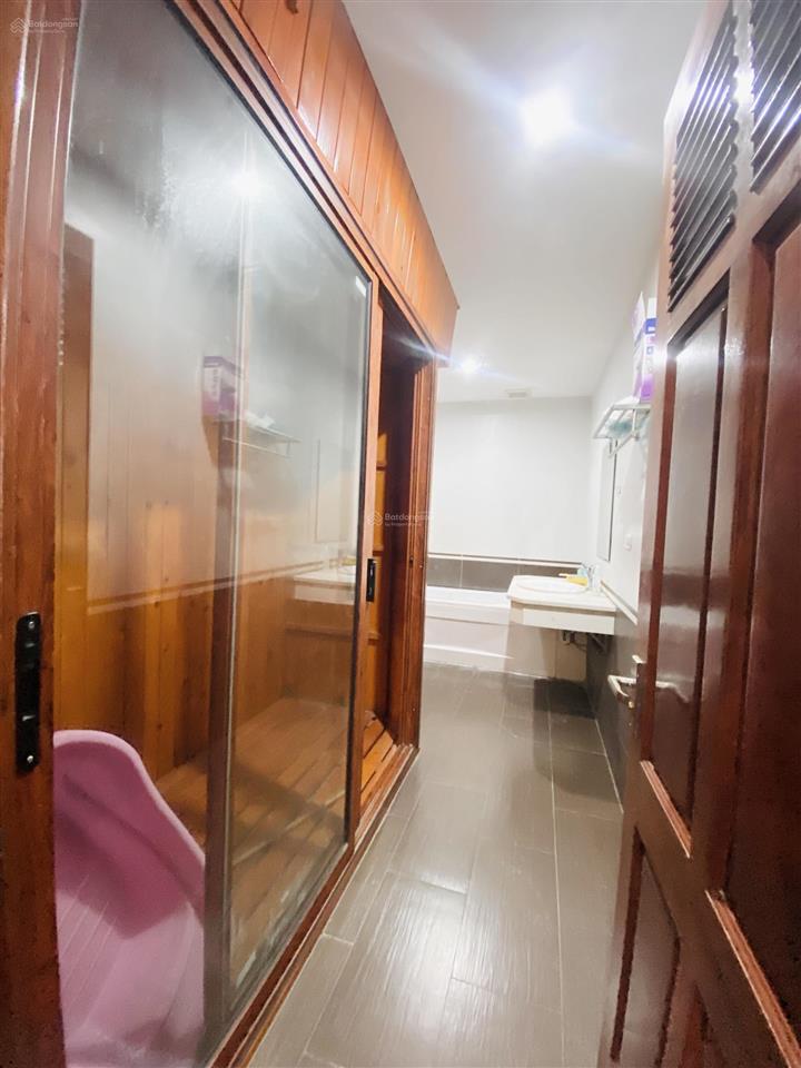 Cho thuê biệt thự việt hưng dt 190m, rộng 9.5m. phù hợp ở, kd văn phòng.