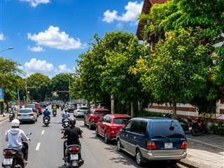 Cho thuê biệt thự mặt phố việt hưng. dt 500m. lô góc, kinh doanh, vỉa hè giá 60tr